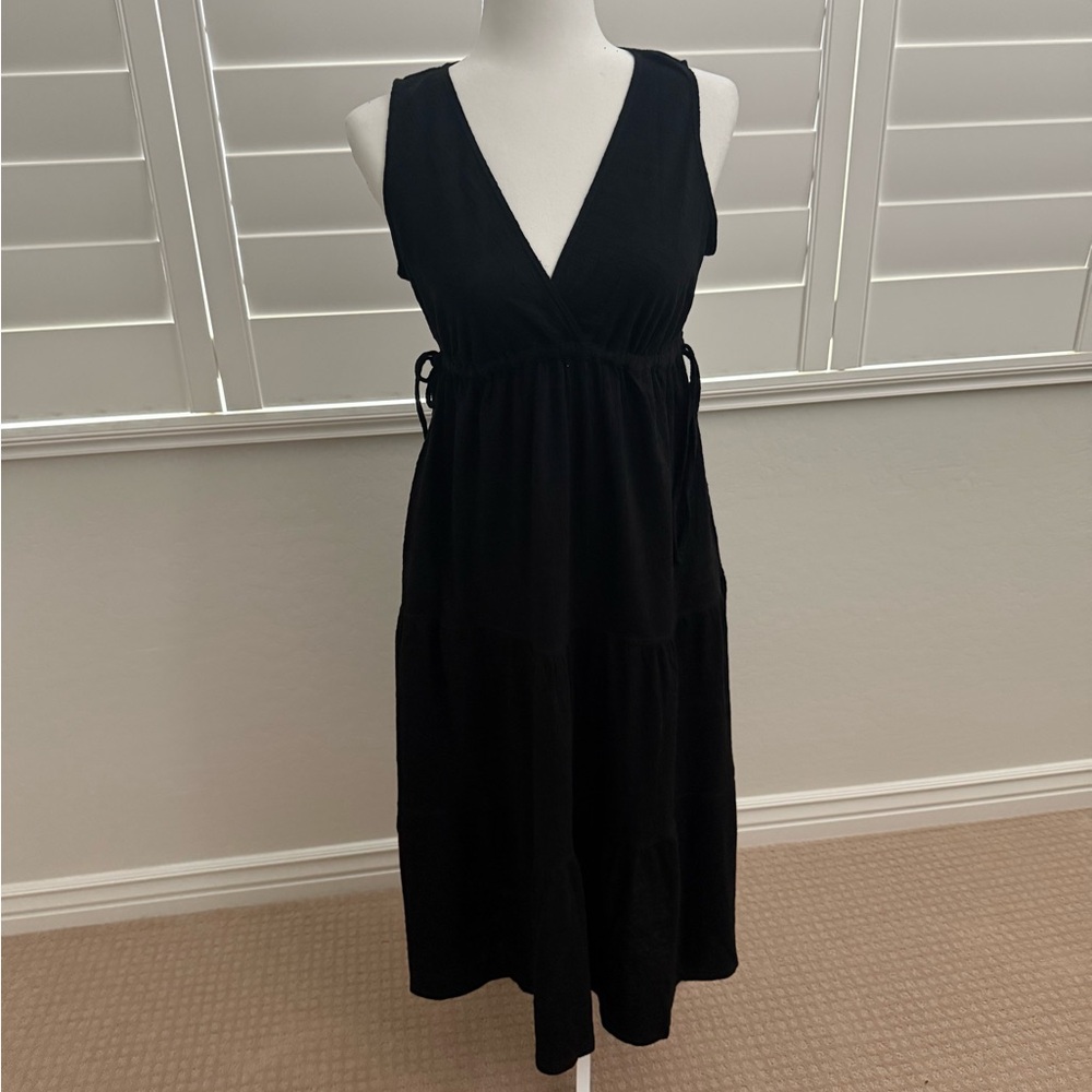 Max Studio. Size M. Black. V-neck. New with tags.